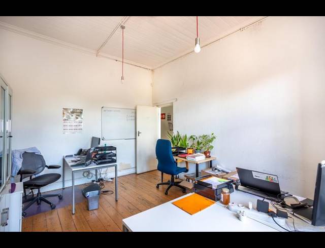 BUSINESS PROPERTY TO RENT IN OBSERVATORY